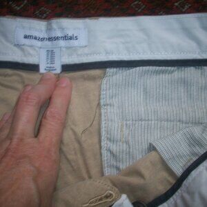 Amazon Essentials Men's  7" Inseam Lightweight Comfort Stretch Oxford Short 38W